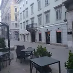 Nicole's - Trilocale In Centro * Trieste