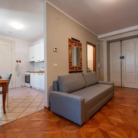 Nicole's - Trilocale In Centro Trieste